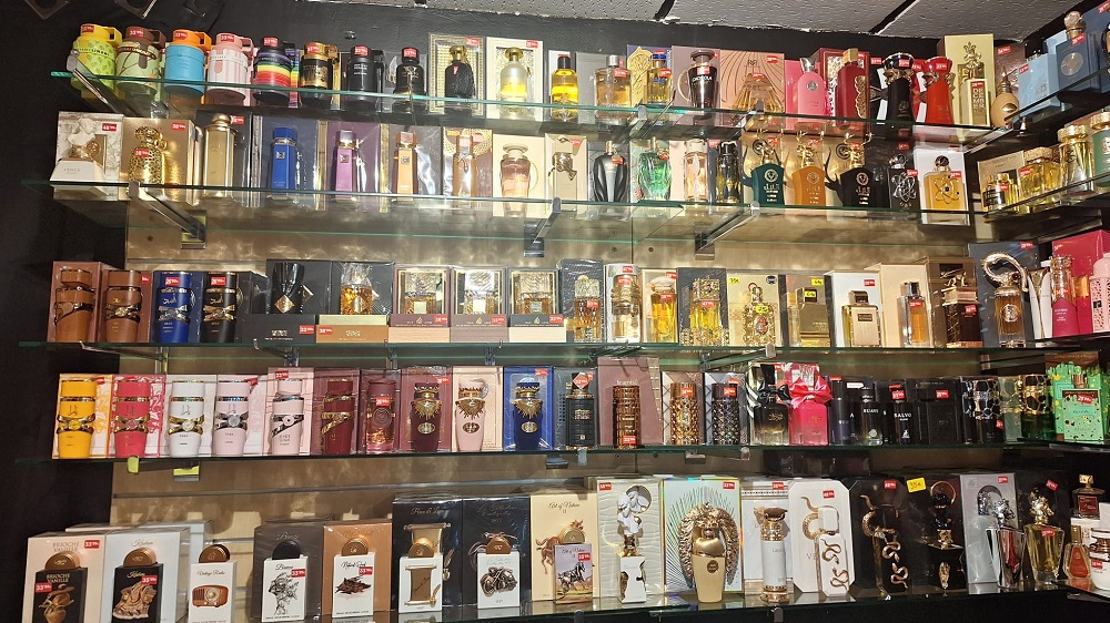 HENNAIR: Boutiques