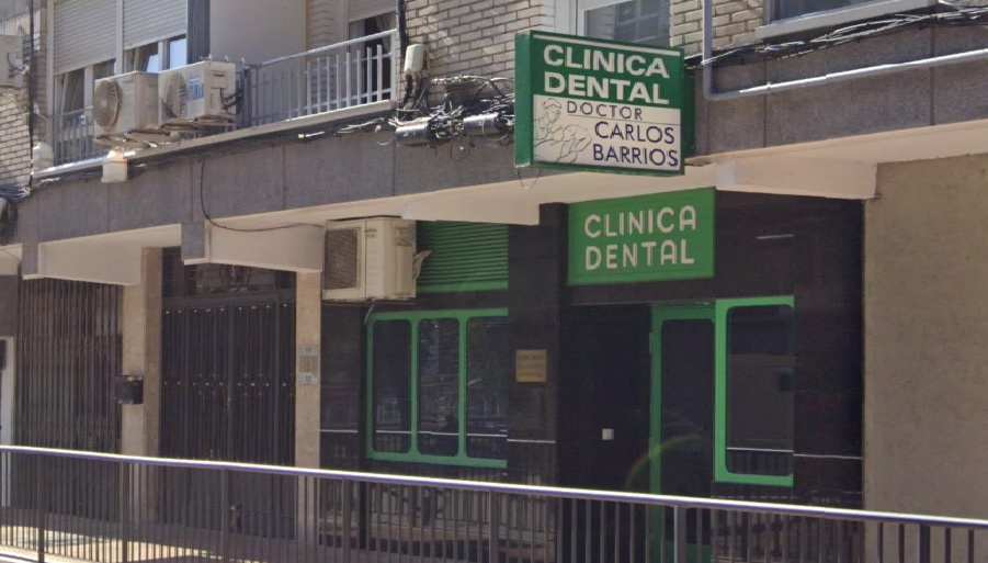 CLÍNICA DENTAL DR. CARLOS BARRIOS E HIJOS: Odontología