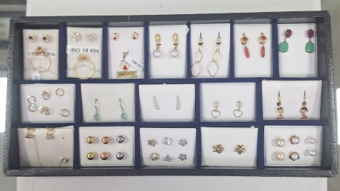 Juegos, Pendientes en Oro