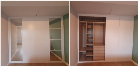 ARMARIO EMPOTRADO CON PUERTAS DE MADERA Y ESPEJO